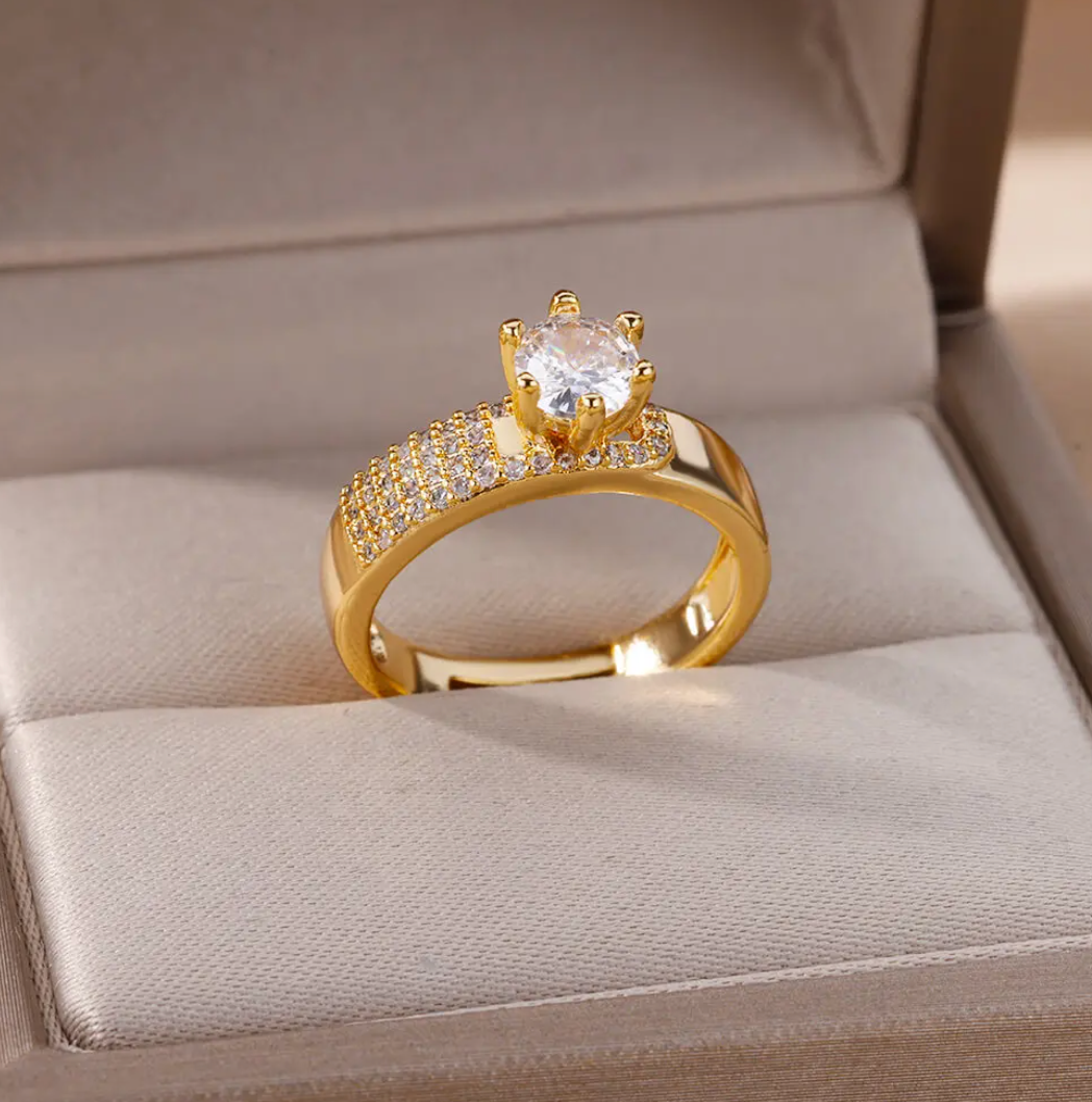 18 Karat Gold Plated ring with Queen Stone