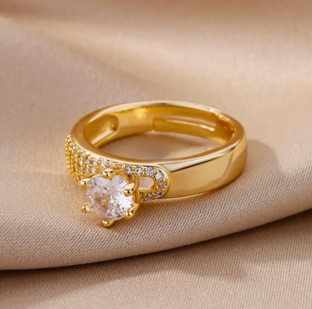 18 Karat Gold Plated ring with Queen Stone