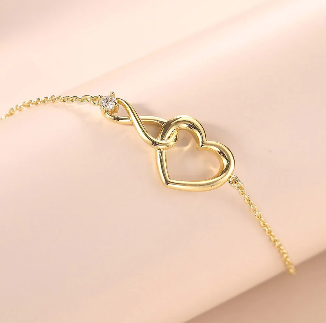 Heart bracelet with infinity in 18K gold plating